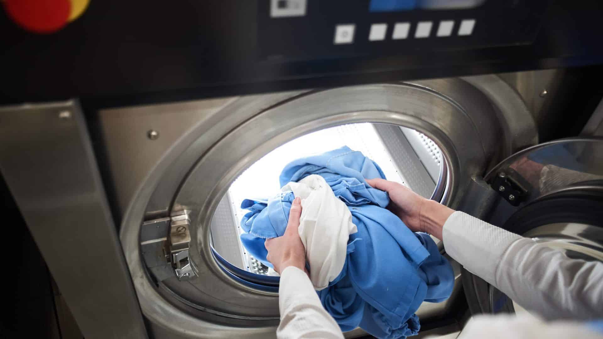 How Does Expert Laundry Service Prolong Your Clothes’ Life?
